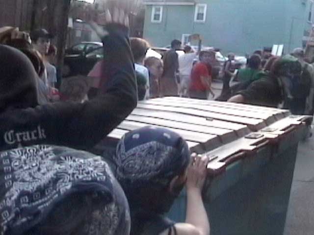 M16 Dumpster Blockad...