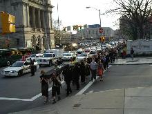 Black-clad thugs with guns block Oakland streets