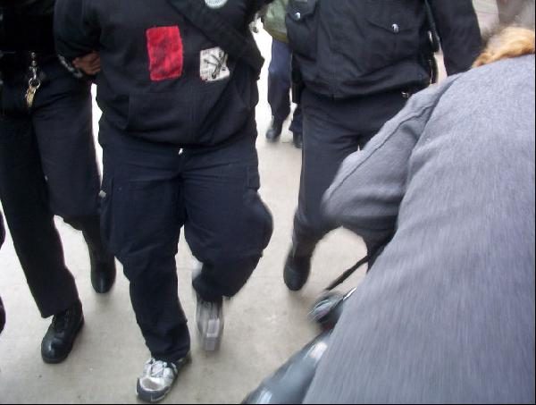 arrest - not resisti...