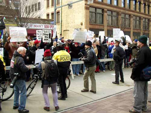 general crowd shots...