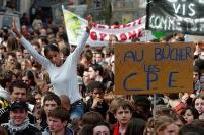 +++FRANCE: protests in 170 cities - riots - unions call for GENERAL STRIKE+++