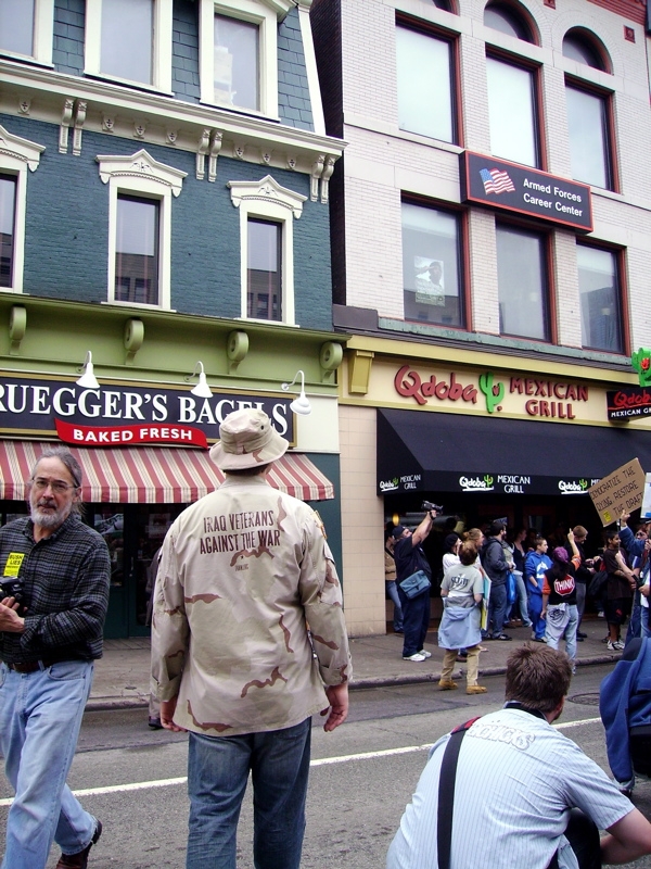 Iraq vet Geoff Milla...